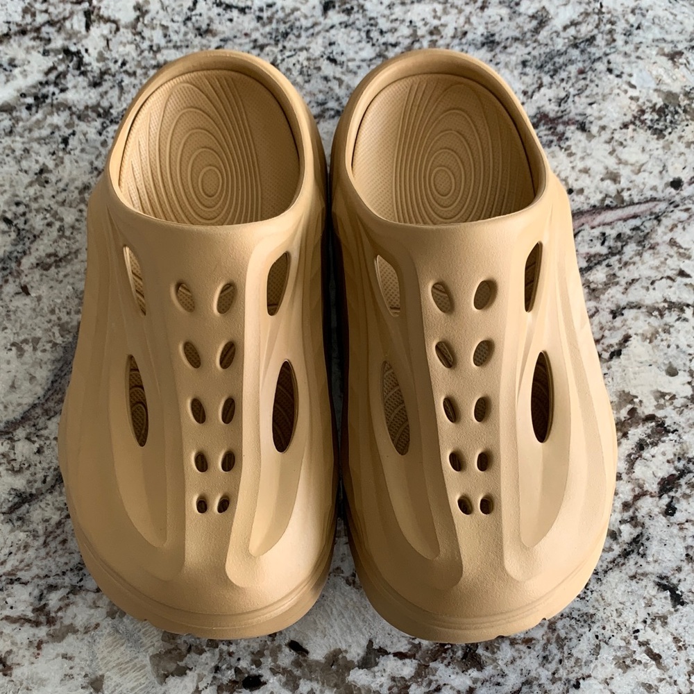 Hoka Men's/Female Tan Slip-On Clog Mules